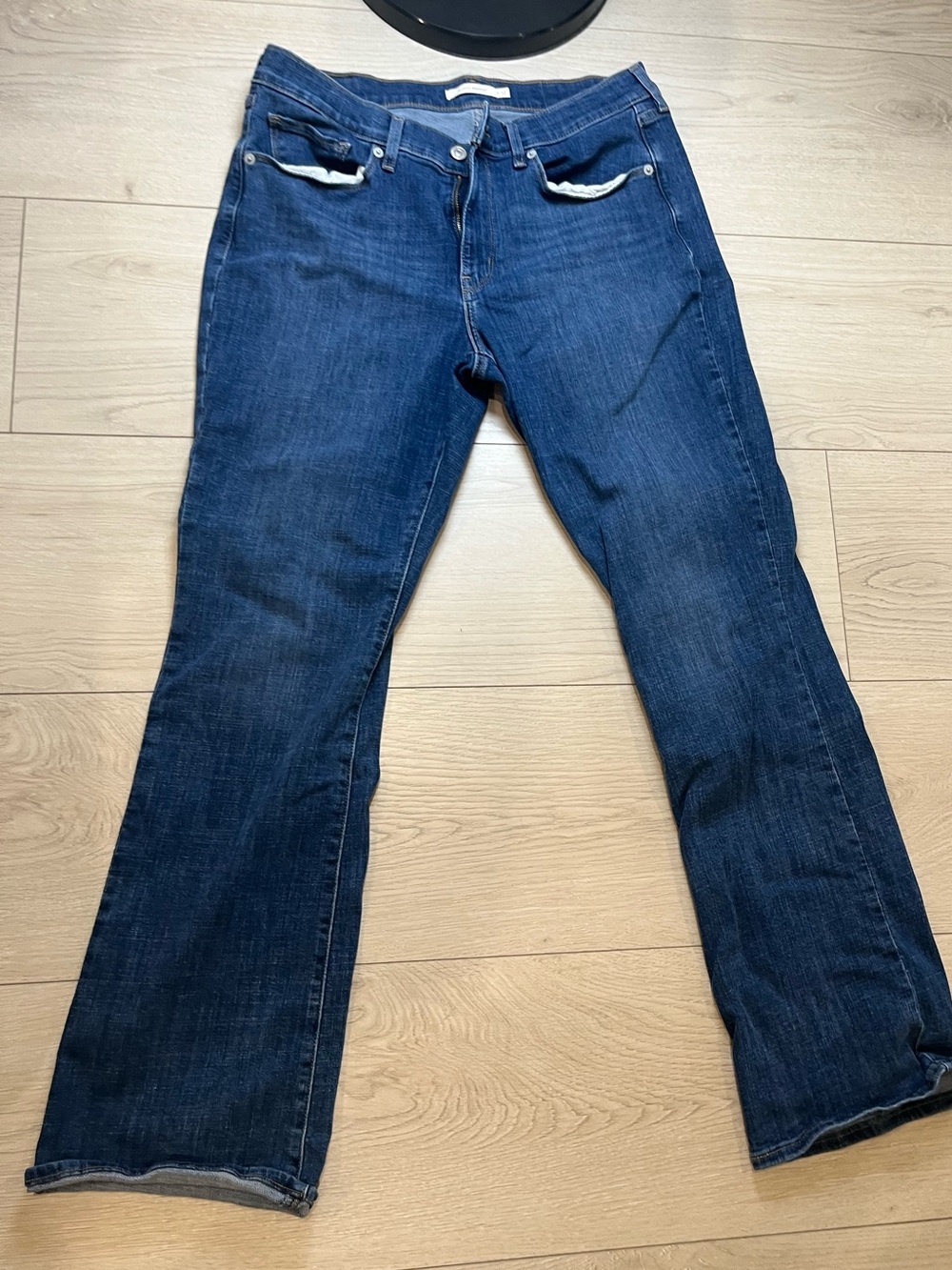 Levis bootcut Classic fit size 12 tag says irregular women’s size 12